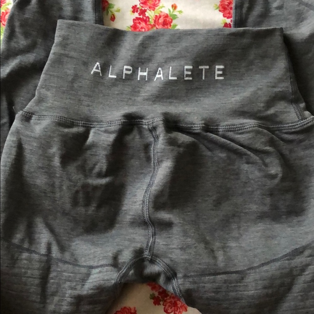 Aphalete leggings in gray